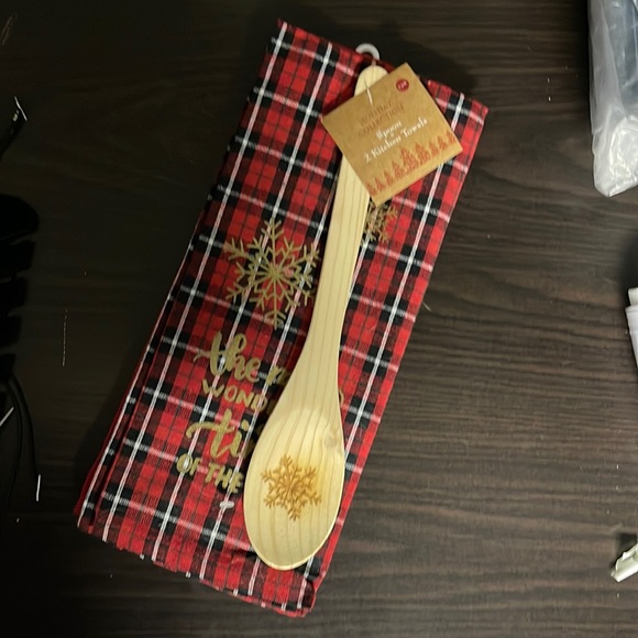 Christmas Kitchen towel and spoon set (2 towels & wooden spoon) - Picture 3 of 9
